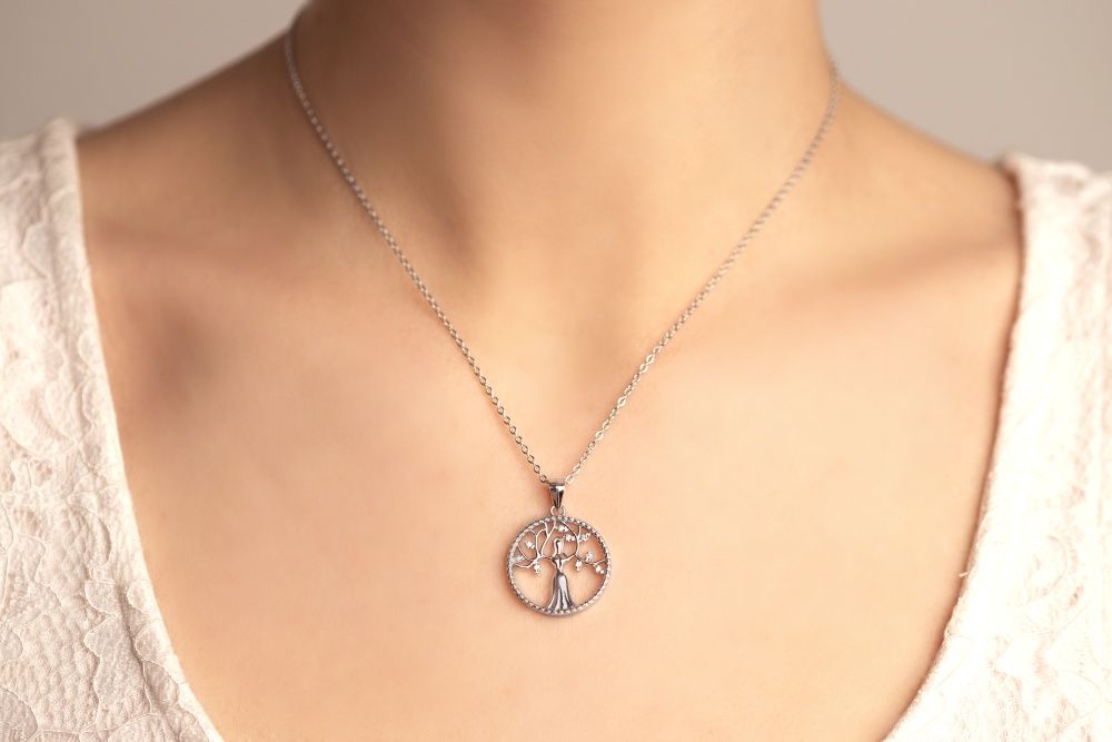 Stříbrný náhrdelník strom života se zirkonky