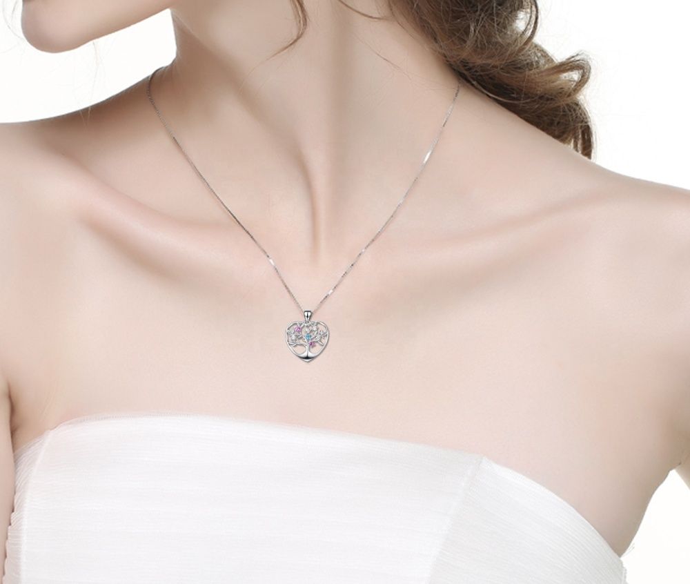 Stříbrný náhrdelník strom života se zirkony