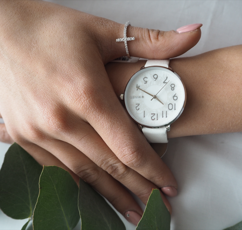 Stříbrný prsten MINET KŘÍŽEK s bílými zirkony vel. 58