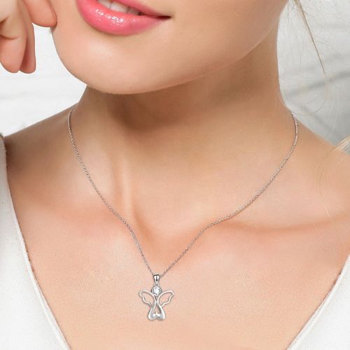 Stříbrný náhrdelník anděl s jedním zirkonem